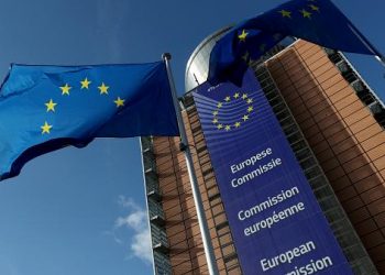 المفوضية الأوروبية تدعو إلى تمديد القيود المفروضة على السفر “غير الضروري” نحو الاتحاد إلى غاية 15 يونيو