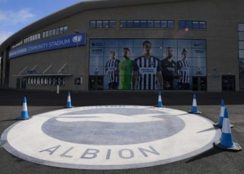 إصابة لاعب ثالث في برايتون الإنجليزي بفيروس كورونا