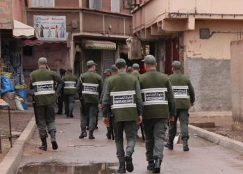 مراكش.. توقيف عنصرين من القوات المساعدة عن العمل بعد ظهورهما في فيديو يعنفان شخصا
