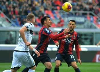 بولونيا يعلن الاشتباه في إصابة أحد أعضاء جهازه التدريبي بكورونا