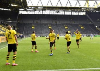 دورتموند يقص شريط عودة “البوندسليغا” برباعية