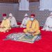 أمير المؤمنين يؤدي صلاة عيد الفطر المبارك