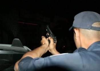ورزازات .. مفتش شرطة يضطر لإطلاق رصاصة تحذيرية لتوقيف سائق اخترق نقط المراقبة الأمنية
