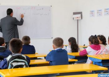 في زمن الحجر الصحي ينبغي على الآباء فسح المجال لأبنائهم كي “يلتقطوا أنفاسهم”