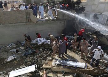 تحطم الطائرة الباكستانية