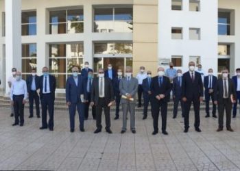جلسة وساطة بين الآباء والمدارس الخصوصية