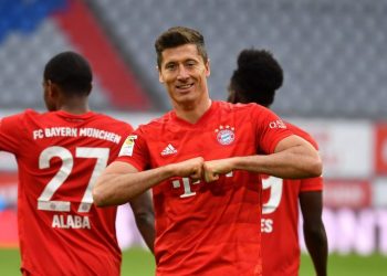 ليفاندوفسكي يحقق رقماً قياسياً ويقود بايرن للفوز على فرايبورغ