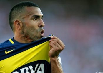 تيفيز يجدد عقده مع بوكا جونيورز ويتبرع براتبه لمتضرري كورونا