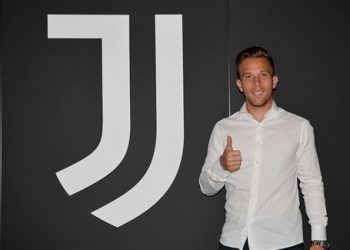 برشلونة يكشف قيمة صفقة انتقال آرثر