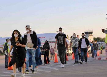 المغاربة العائدون من الخارج يعبرون عن امتناهم لجلالة الملك