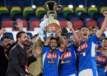 نابولي يسقط يوفنتوس ويتوج بكأس إيطاليا