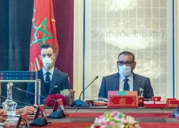 جلالة الملك يدعو الحكومة لحماية مناصب الشغل