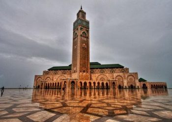 إعادة فتح المساجد تدريجيا بالمملكة لأداء الصلوات الخمس ابتداء من هذا التاريخ