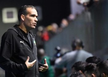 هشام الدكيك يبرمج حصص تدريبية للمنتخب الوطني لكرة القدم داخل القاعة