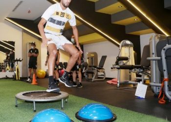 الأحمدي باق مع اتحاد جدة حتى نهاية الموسم