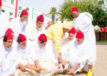 جلالة الملك يؤدي صلاة العيد وينحر أضحية العيد بالمضيق