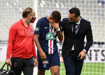 إصابة مبابي مهاجم باريس سان جيرمان في الكاحل في نهائي كأس فرنسا