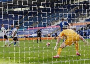 ليستر‭ ‬يقترب من ضمان مقعد بالمربع الذهبي بالفوز على شيفيلد