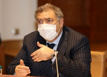 لفتيت ووزير الصحة ووزيرة السياحة يجتمعون بمهنيي السياحة