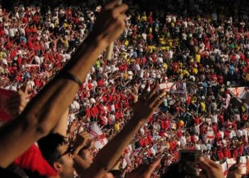 جماهير الكرة الإنجليزية تعود في أكتوبر المقبل