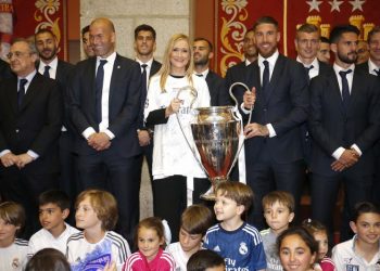 زيدان "يلمح" إلى إمكانية مغادرة ريال مدريد