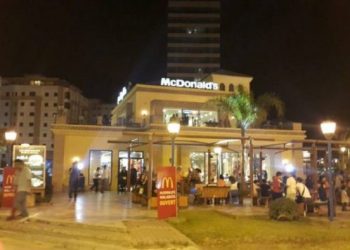 طنجة : إصابة عاملين بمطعم “ماكدونالدز” بكوفيد-19