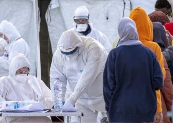 ثلاثة مهاجرين يهاجمون عاملين بمستشفى عسكري في إيطاليا بعد اكتشاف إصابتهم بكورونا
