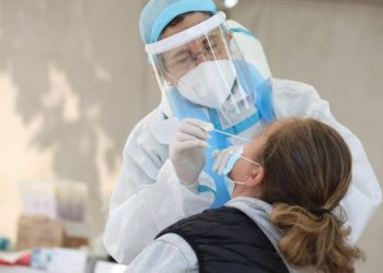 خبراء : هذا عيب فحص كورونا بـ”مسحة الأنف”