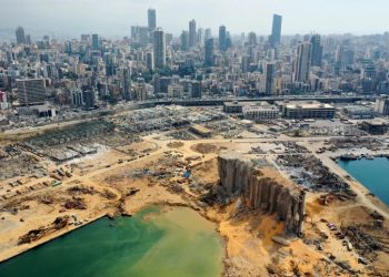 أكثر من 20 حاوية قابلة للانفجار لا تزال في مرفأ بيروت !