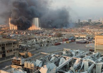 تضامنا مع بيروت “ماكرون” يغرد بالعربية ويرسل مساعادات طبية إلى لبنان