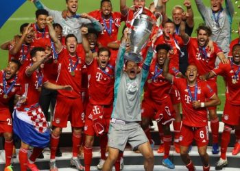 نوير يشيد بالجهد الجماعي للفريق بعد التتويج بلقب دوري الأبطال