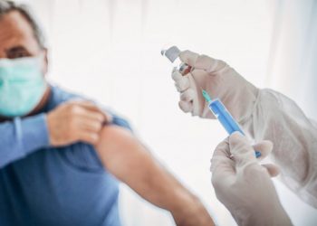 لقاح لمنع تكرار الإصابة بـ “كوفيد-19”