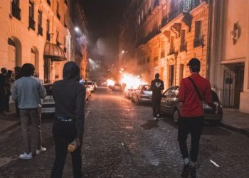 هجمات على شرطة باريس وتخريب متاجر عقب خسارة سان جيرمان