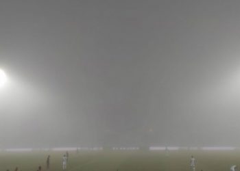 الضباب الكثيف يوقف مباراة الدفاع الجديدي ضد المغرب التطواني