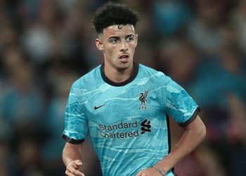 ليفربول يكشف عن قميصه الثاني في الموسم الجديد