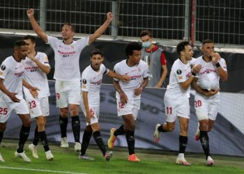اشبيلية يهزم إنتر 3-2 في نهائي مثير ويستعيد لقب الدوري الأوروبي