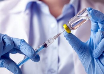 “نقص الإبر” عقبة جديدة تُواجه إنتاج لقاح مضاد لكورونا