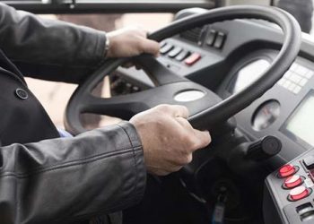 الشروع في تسجيل الراغبين في الحصول على بطاقة السائق المهني أو تجديد صلاحيتها