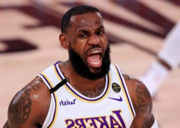 “الملك” جيمس وأنتيتوكونمبو ضمن تشكيلة الفريق الأول