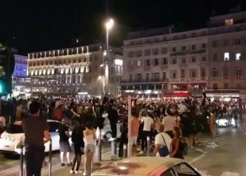 وزير داخلية فرنسا ينتقد احتفالات جماهير مرسيليا