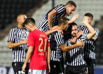 باوك يطيح ببنفيكا من تصفيات دوري أبطال أوروبا