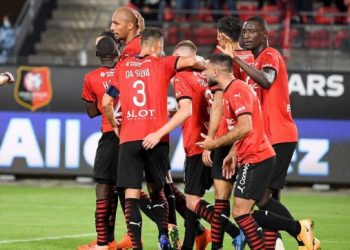 رين يقلب الطاولة على موناكو ويعتلي صدارة ترتيب الدوري الفرنسي