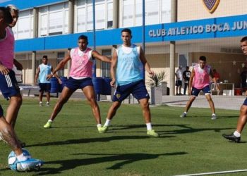إصابة 18 لاعباً من بوكا بفيروس كورونا