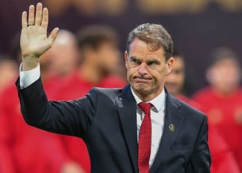 دي بوير المرشح الأبرز لتولي تدريب منتخب هولندا