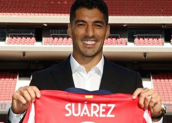 رسمياً .. لويس سواريز يوقع عقود انضمامه إلى أتلتيكو مدريد