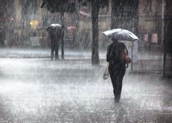 أمطار رعدية قوية وطقس غائم بهذه المناطق