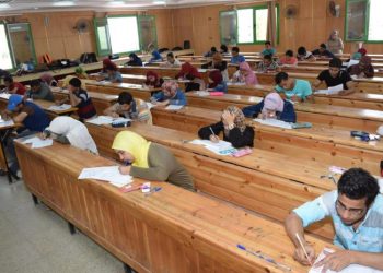 تنظيم امتحانات استثنائية خاصة بالطلبة المصابين بكوفيد-19