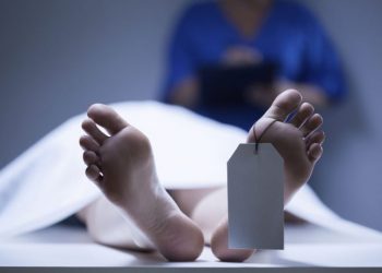 مُروع .. زوج يأمر زوجته بقطع رأس ومعصمي عشيقها وهو حي