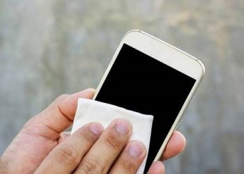 دراسة : هذه مدة بقاء كورونا على الأوراق النقدية وشاشات الهواتف