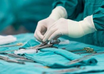 إجراء أول عملية جراحية دقيقة للغاية على الركبة بالداخلة